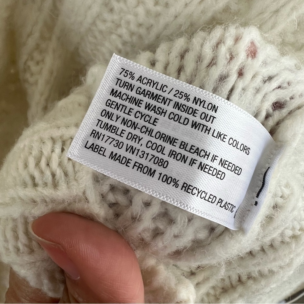 Universal Thread Knit Sweater Size Medium - image 7